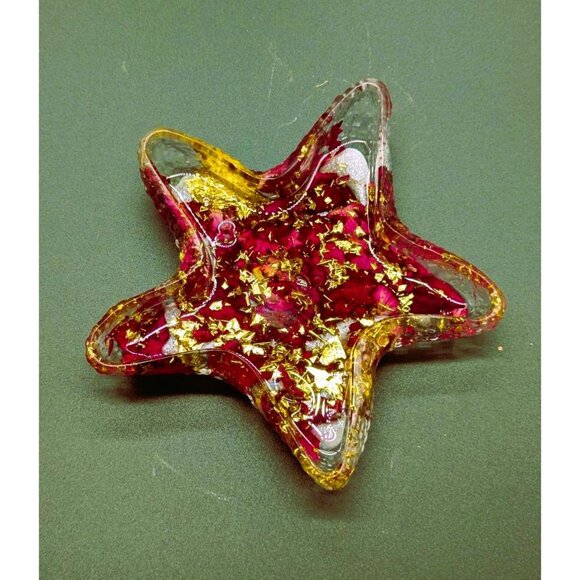 Handmade Star-Shaped Resin Trinket Dish With Rose Petals & Gold Flakes - Picture 7 of 7